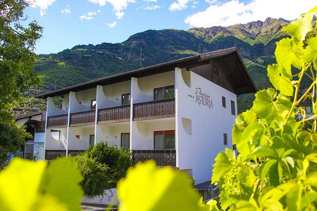 Pension Astoria Naturns Exterior foto